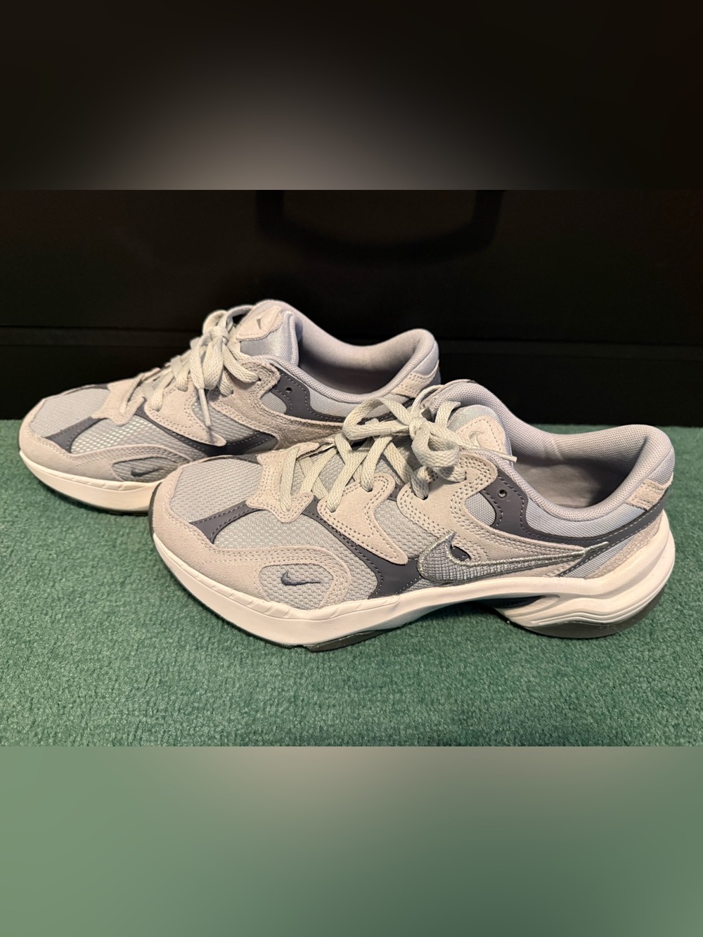 Nike AL8 - Picture 2 of 3
